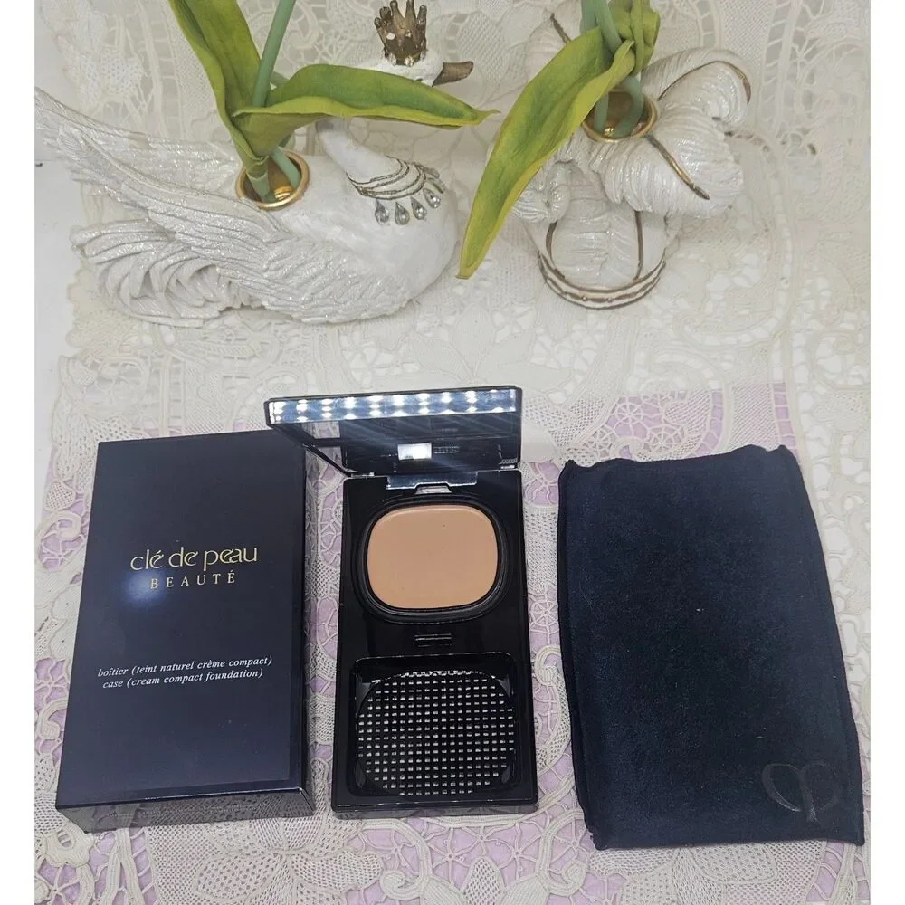 Cle De Peau | TEINT NATUREL CREAM COMPACT FOUNDATION B20 New with Case